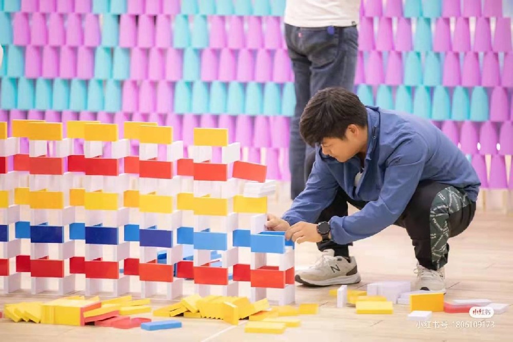 主題團(tuán)建市場迎來創(chuàng)新升級，沉浸式體驗(yàn)與個性化定制成新趨勢